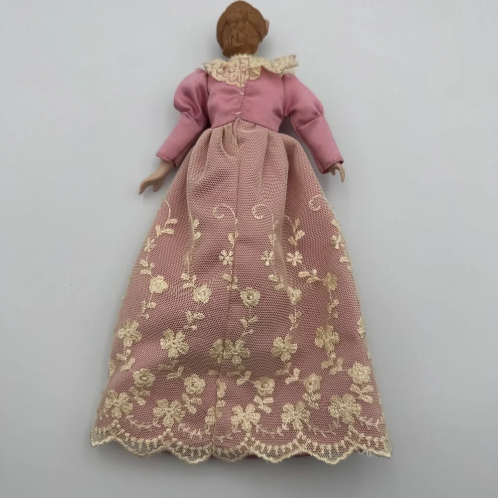 Vintage 1985 Teleflora Porcelain Doll Pink‎ Lace Gown Collectible Display
